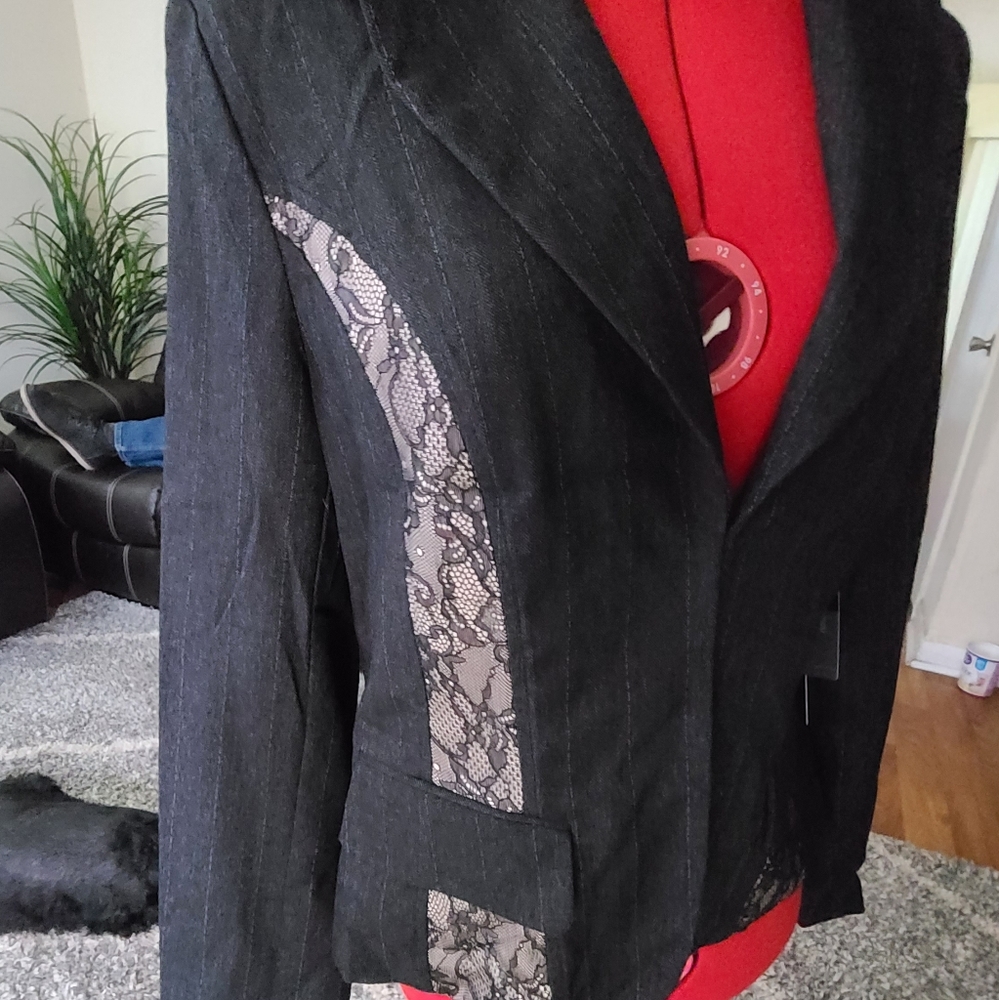 Beautiful blazer - Picture 4 of 6